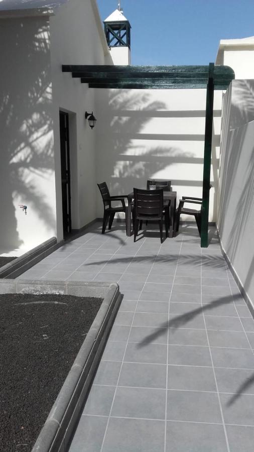 Playa Roca Bungalows Costa Teguise Buitenkant foto
