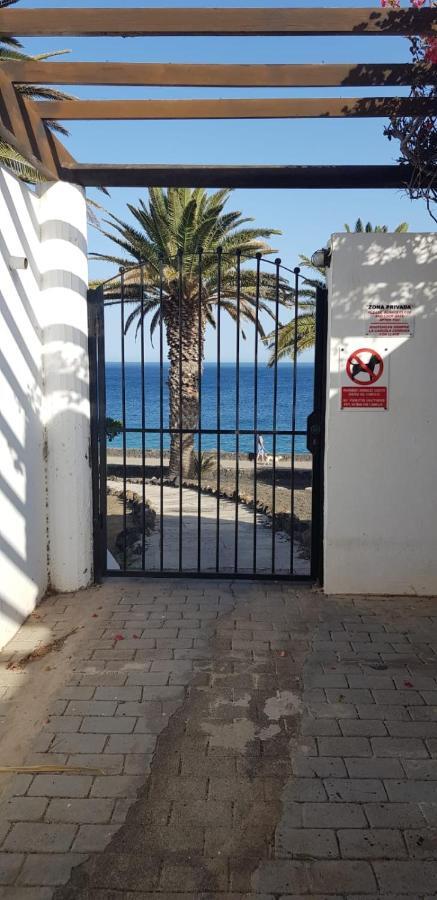 Playa Roca Bungalows Costa Teguise Buitenkant foto