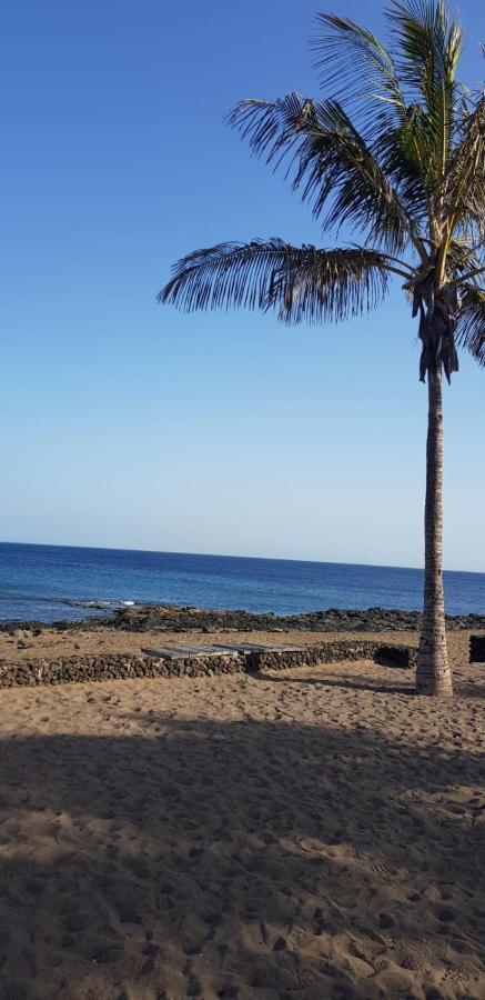 Playa Roca Bungalows Costa Teguise Buitenkant foto