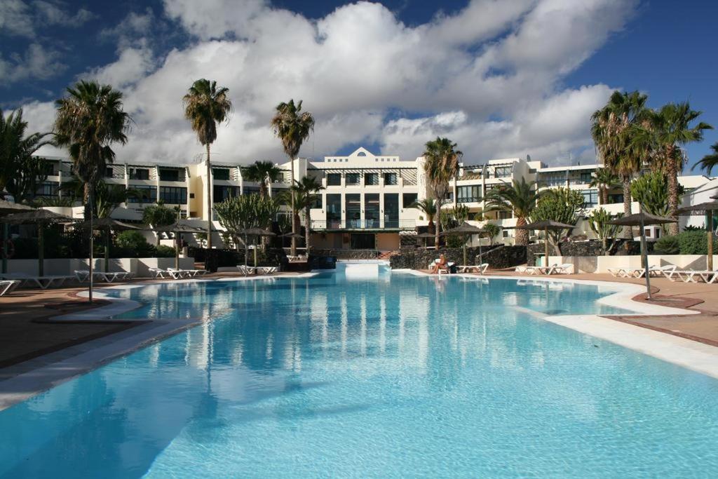 Playa Roca Bungalows Costa Teguise Buitenkant foto