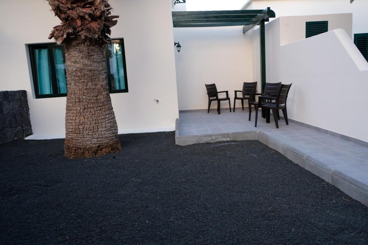 Playa Roca Bungalows Costa Teguise Buitenkant foto